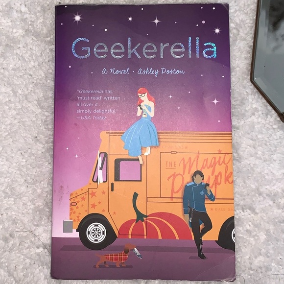 Geekerella by Ashley Preston Book V-GOOD CONDITION - Picture 1 of 2